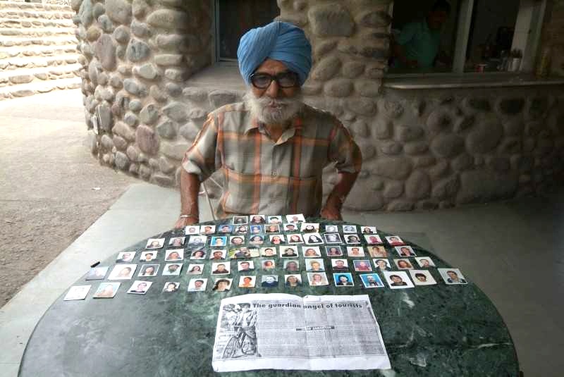 	Indien: Dieser Sikh zeigt uns welche Touristen er hier betreut hatte	