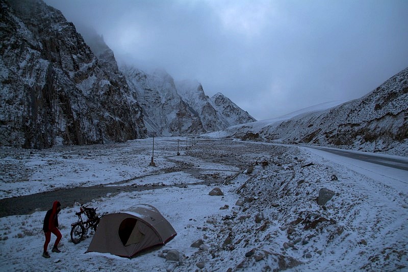 mandy zelt tibet schnee